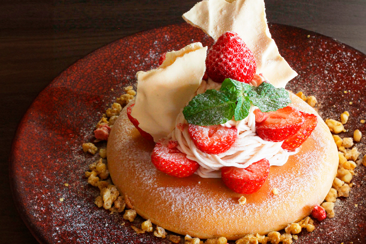 あまおうモンブランパンケーキ